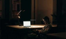 日本民众举行抗议集会，抗议者高喊“中国对不起”“高市道歉”